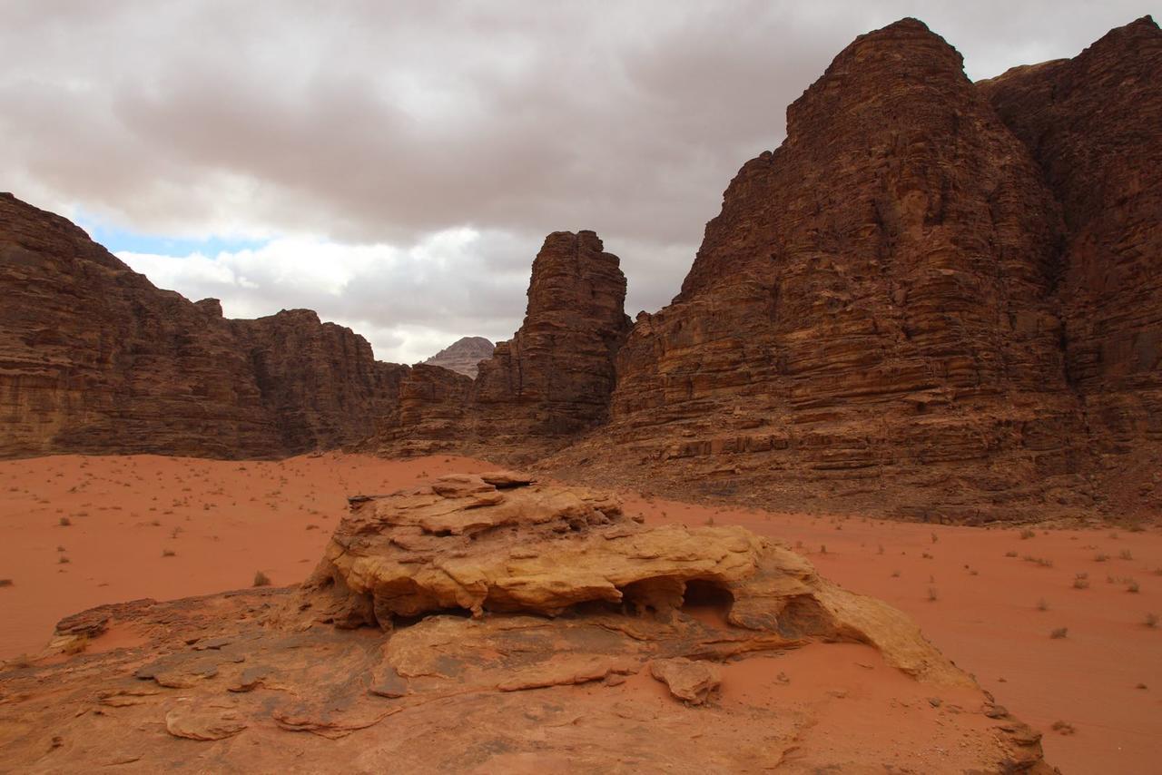 Wadi Rum Desert Secret Camp Вади Рум Екстериор снимка