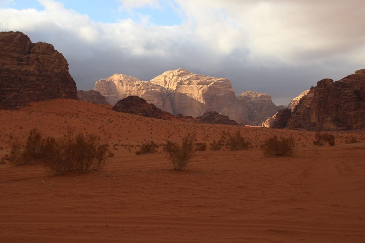 Wadi Rum Desert Secret Camp Вади Рум Екстериор снимка